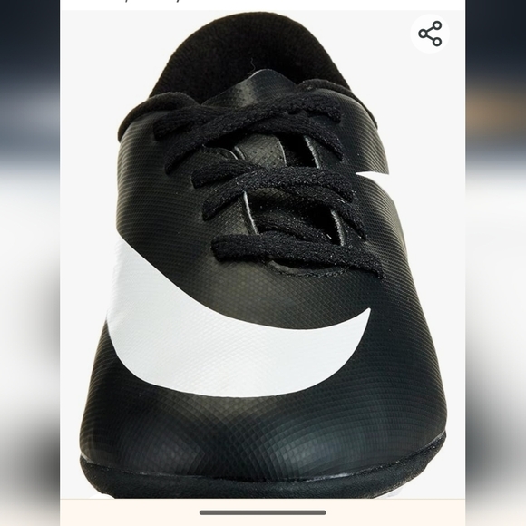 NIKE Kids Jr Bravata Soccer Cleat, black & white youth size 2 or 3 - Picture 4 of 5